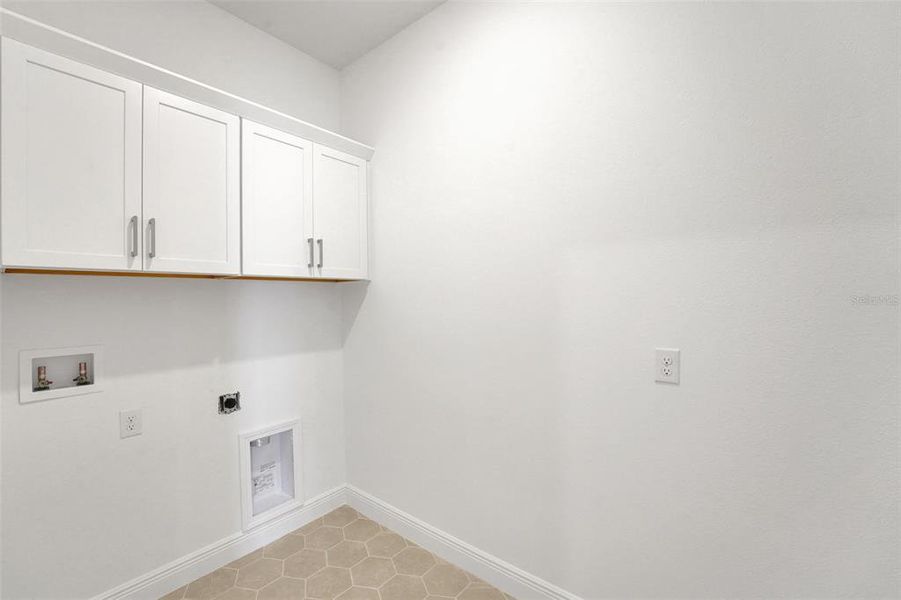 Spacious, unfurnished interior of a new home in Avalon Woods, Winter Garden (Image 35). Spacious, unfurnished interior of a new home in Avalon Woods, Winter Garden (Image 35).