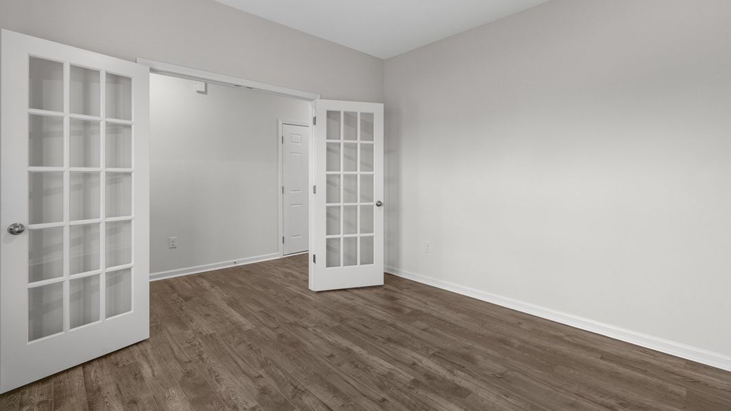 Spacious, unfurnished interior of a new home in Country Creek, Lexington (Image 11).