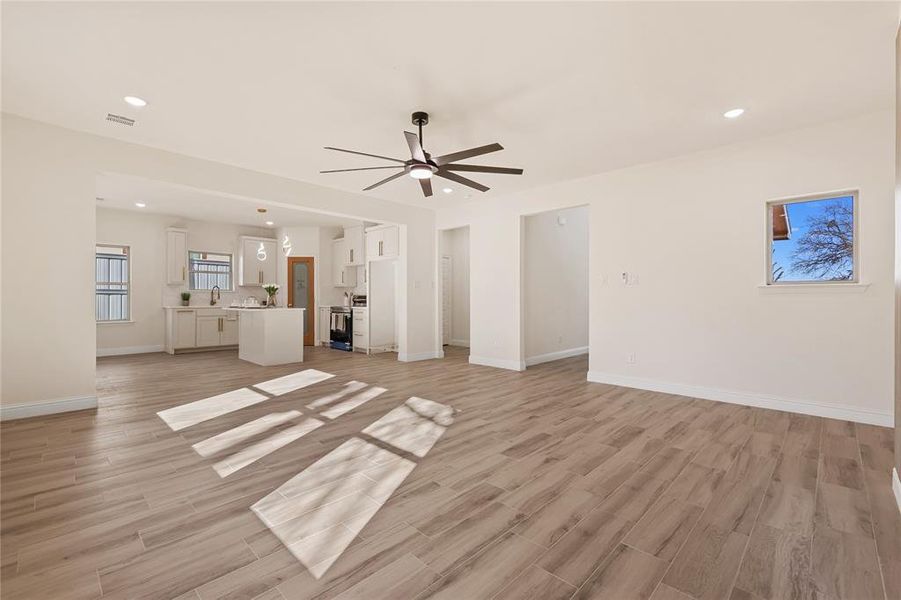 Spacious, unfurnished interior of a new home in , Fort Worth (Image 10).