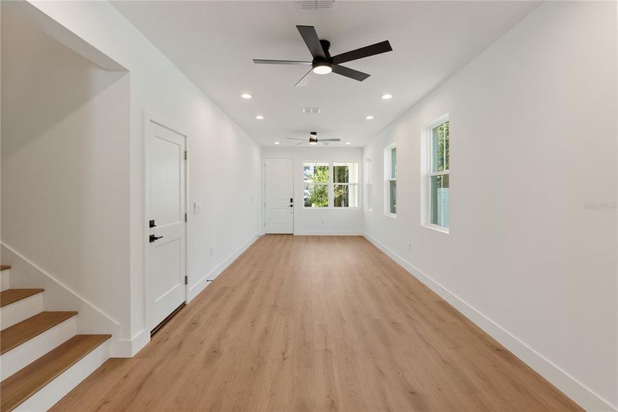 Spacious, unfurnished interior of a new home in , Tampa (Image 20).