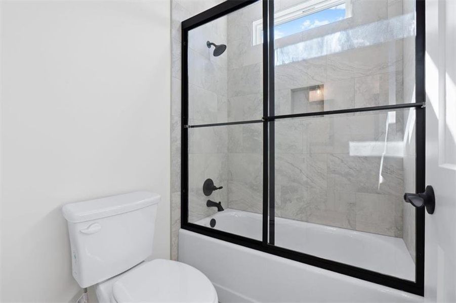 Furnished interior view inside a new home in , Waleska (Image 9).