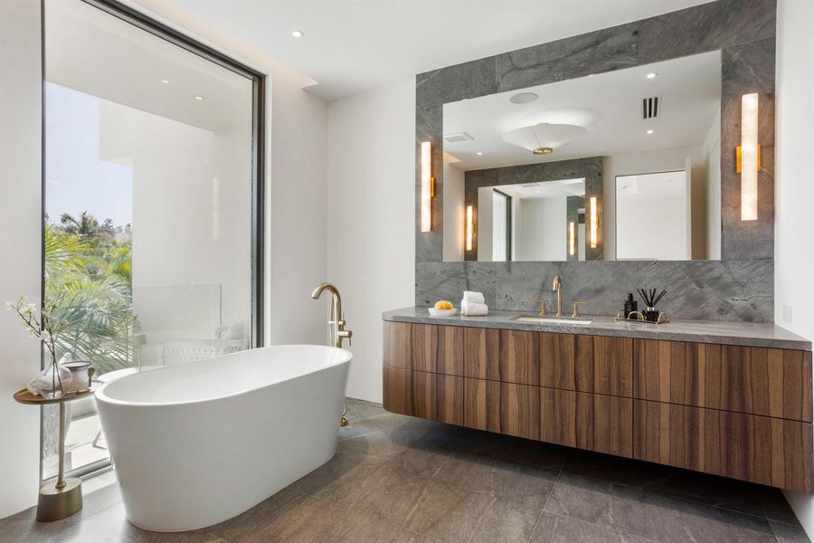 Primar Bathroom
