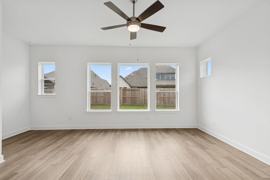 Spacious, unfurnished interior of a new home in Jordan Ranch 70' Homesites, Fulshear (Image 27).