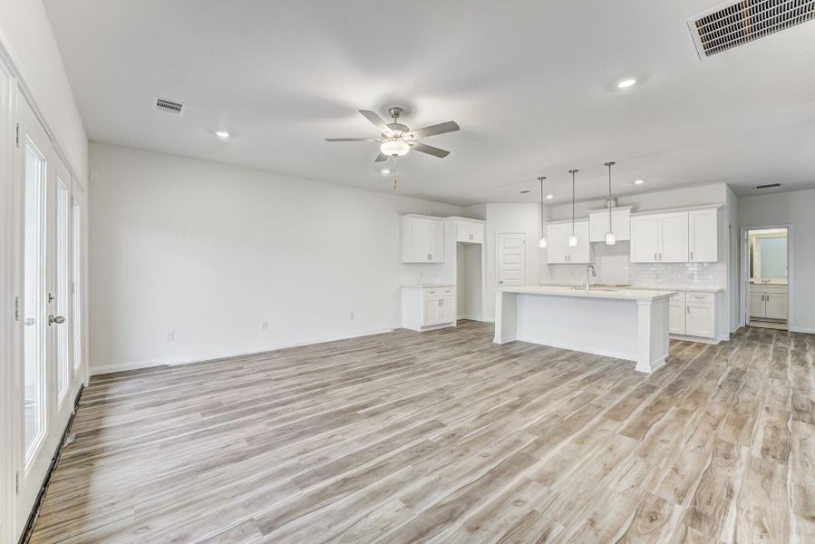 Spacious, unfurnished interior of a new home in Townsen Landing, Humble (Image 34). Spacious, unfurnished interior of a new home in Townsen Landing, Humble (Image 34).