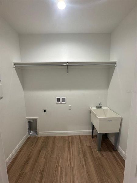 Spacious, unfurnished interior of a new home in , Apopka (Image 18).