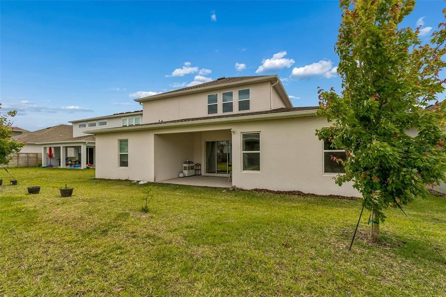 Exterior details and patio area of a home in , Orlando (Image 35).