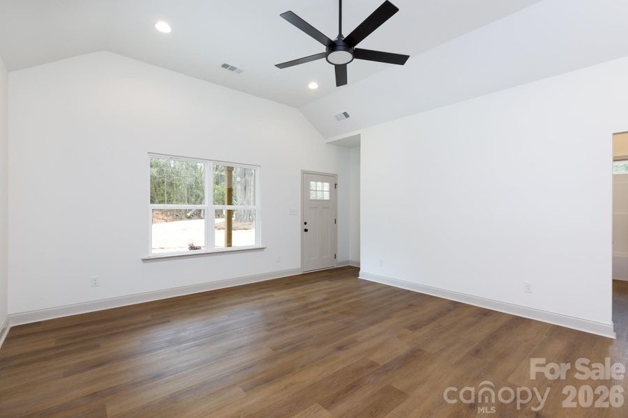 Spacious, unfurnished interior of a new home in , Clover (Image 31).