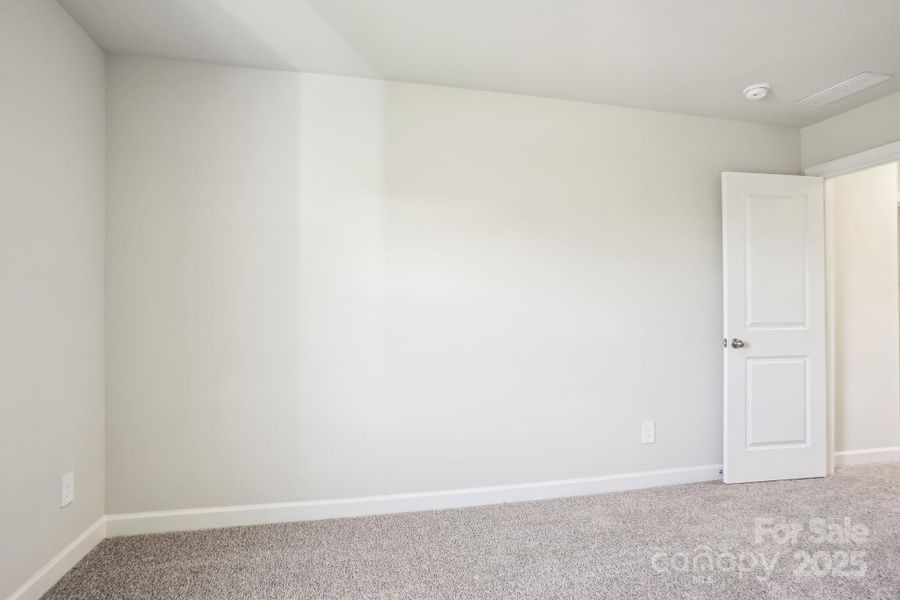 Photo is not of the actual home, but is an inspirational photo of builder’s model home and may depict options, furnishings, and/or decorator features that are not included Photo is not of the actual home, but is an inspirational photo of builder’s model home and may depict options, furnishings, and/or decorator features that are not included