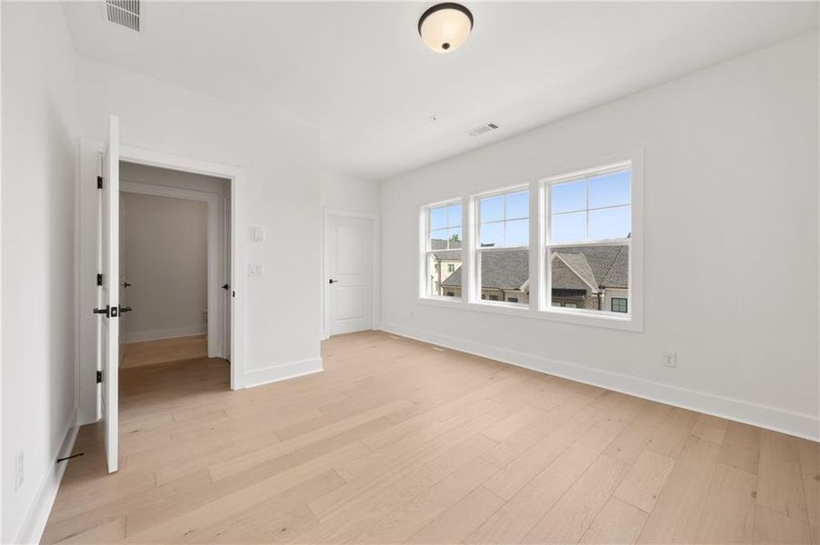 Spacious, unfurnished interior of a new home in , Atlanta (Image 50). Spacious, unfurnished interior of a new home in , Atlanta (Image 50).