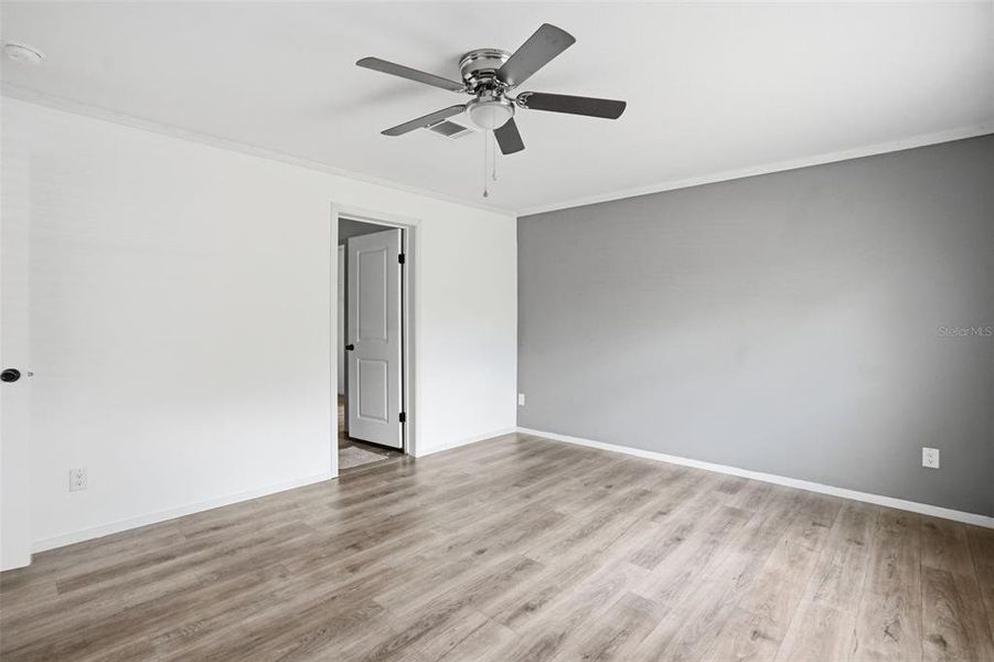 Spacious, unfurnished interior of a new home in , Weeki Wachee (Image 36).