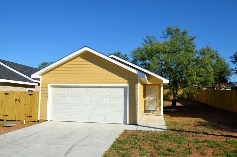 Front exterior of a new home in , Kingsland, TX, highlighting curb appeal (Image 1). Front exterior of a new home in , Kingsland, TX, highlighting curb appeal (Image 1).