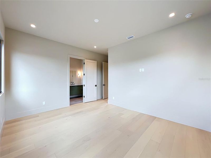 Spacious, unfurnished interior of a new home in , Winter Park (Image 23). Spacious, unfurnished interior of a new home in , Winter Park (Image 23).