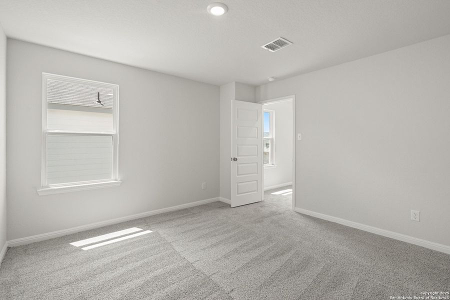 Spacious, unfurnished interior of a new home in Cinco Lakes, San Antonio (Image 26). Spacious, unfurnished interior of a new home in Cinco Lakes, San Antonio (Image 26).