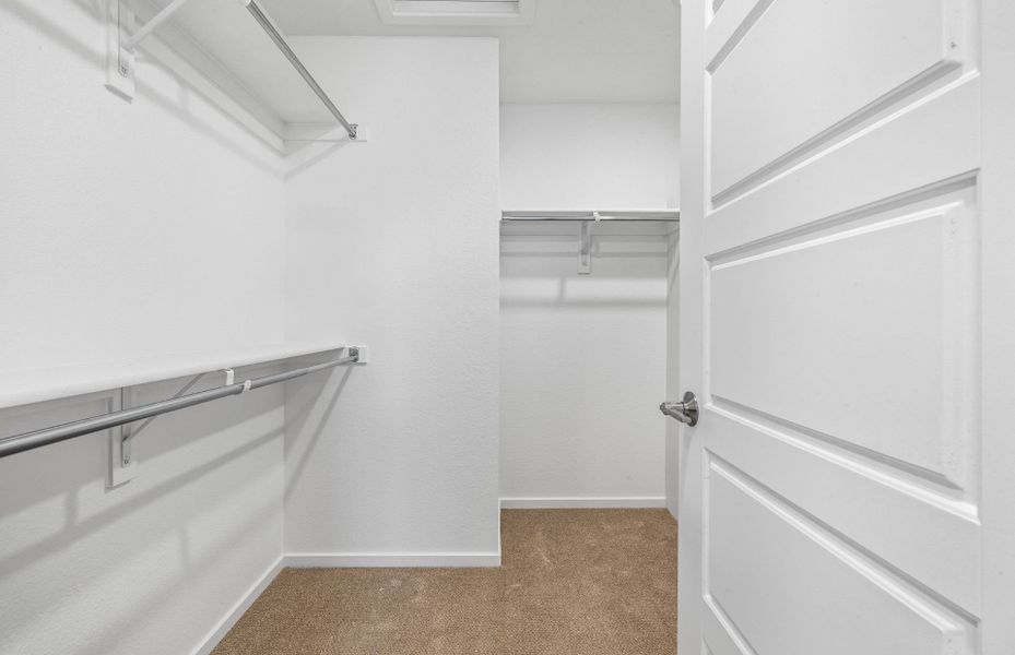 Spacious, unfurnished interior of a new home in Painted Prairie, Aurora (Image 18).