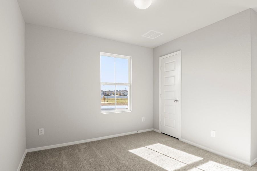 Spacious, unfurnished interior of a new home in Harvest Ridge, Elgin (Image 24).