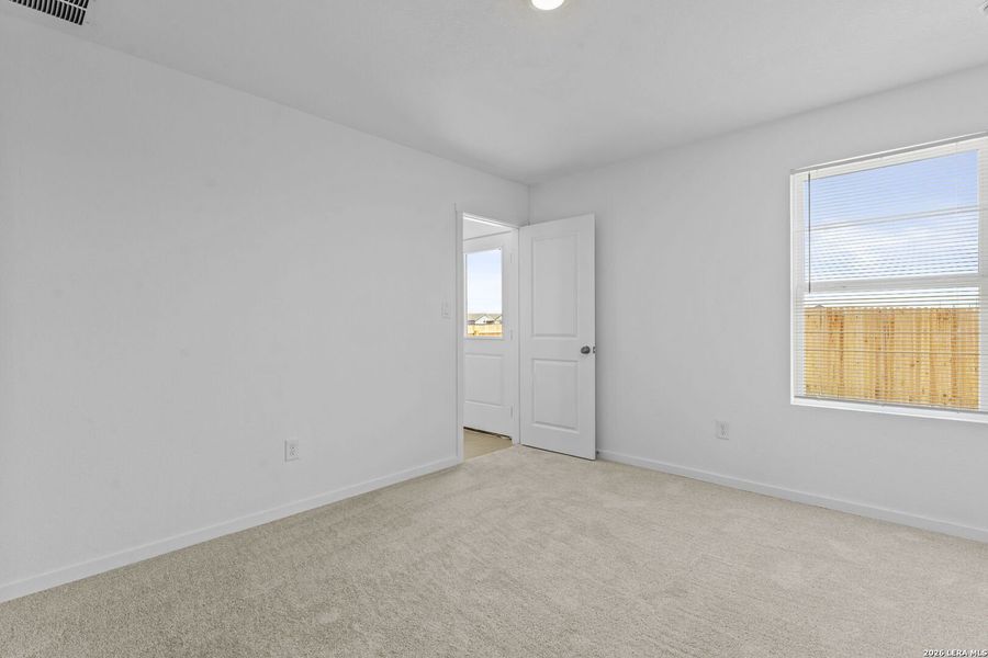 Spacious, unfurnished interior of a new home in Spring Grove, St. Hedwig (Image 20).
