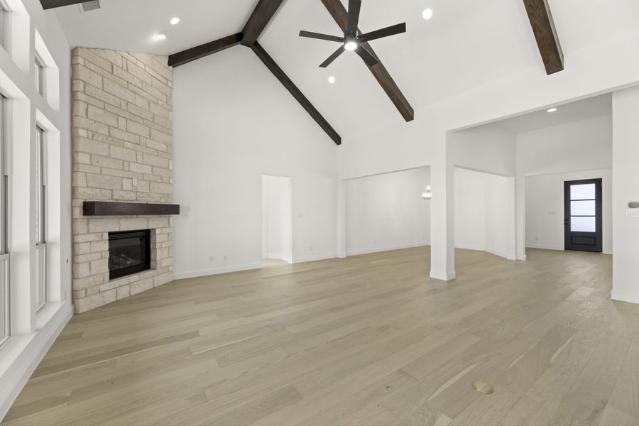 Representative unfurnished interior of a home built from the Somerset by Windsor Homes in Winding Creek, Rockwall (Image 24).