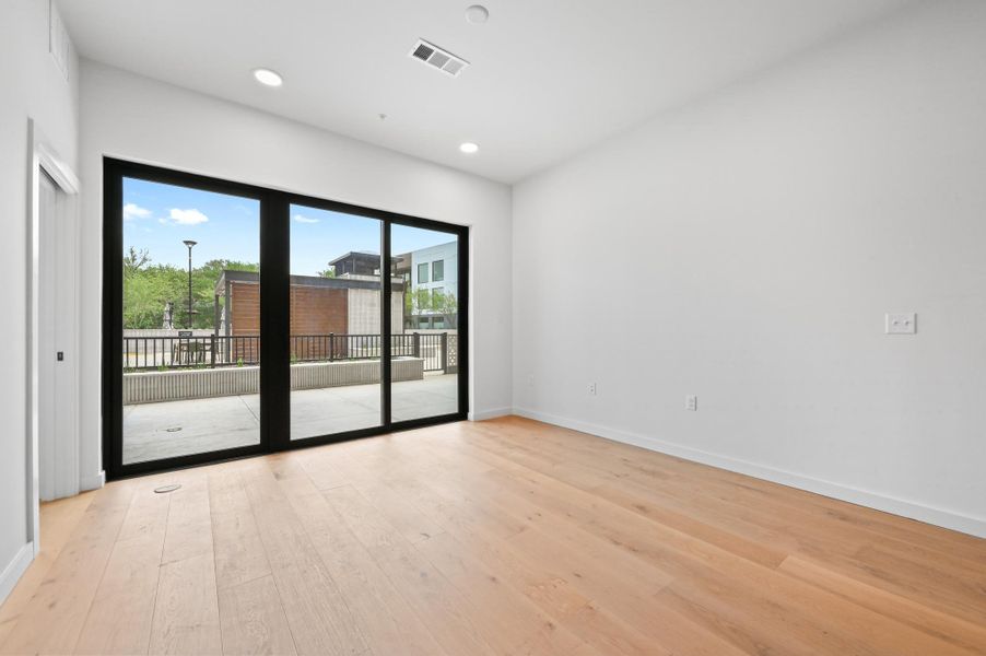 Spacious, unfurnished interior of a new home in One Oak, Austin (Image 26).