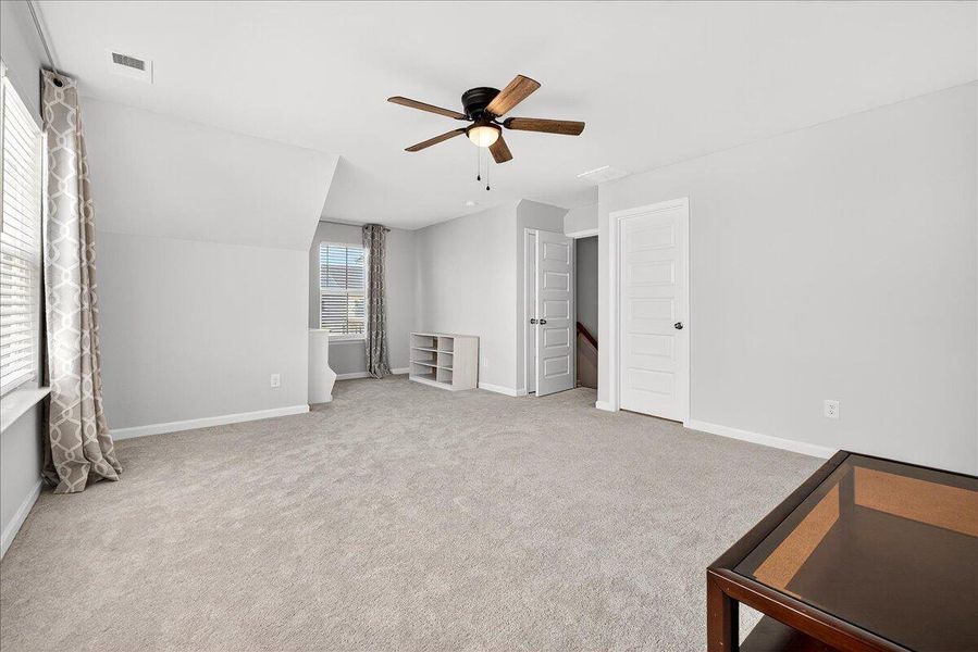 Spacious, unfurnished interior of a new home in , Summerville (Image 18).