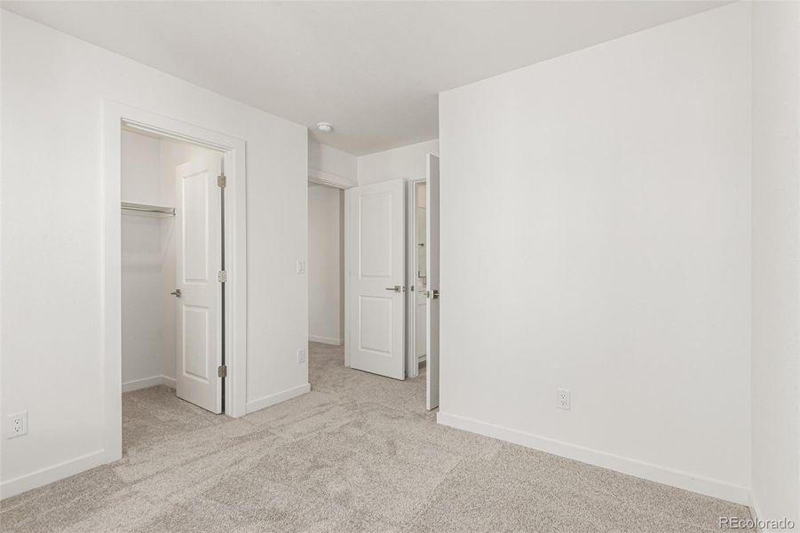 Spacious, unfurnished interior of a new home in Victory Ridge, Colorado Springs (Image 34).