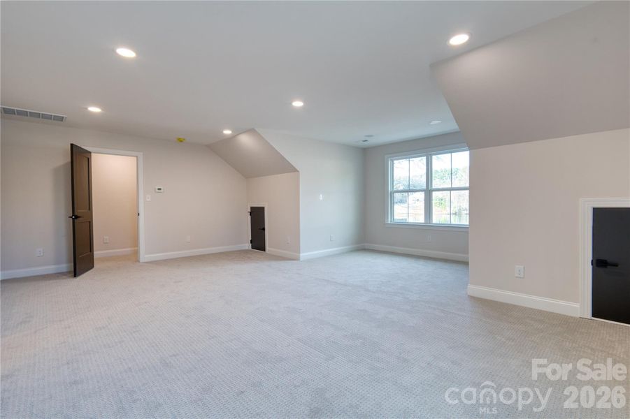 Spacious, unfurnished interior of a new home in , Catawba (Image 41).