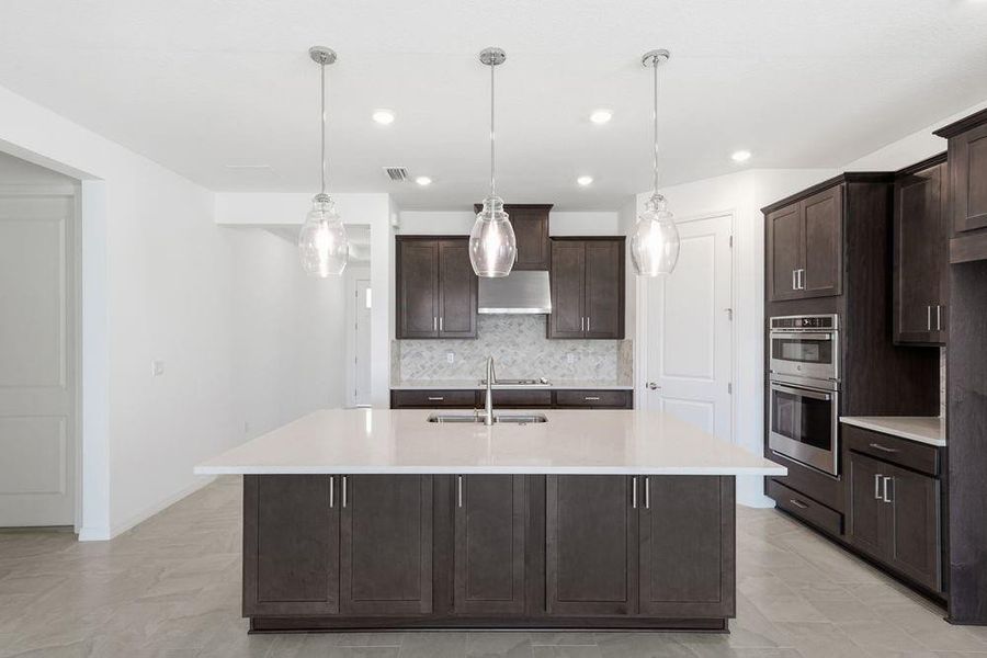 532 SE Ranch Oak Circle ~ Ready Now