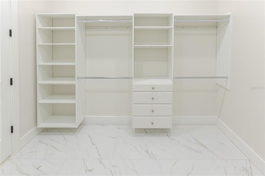Spacious, unfurnished interior of a new home in , Weeki Wachee (Image 71).