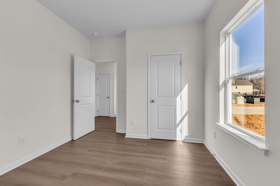 Spacious, unfurnished interior of a new home in Hampshire Hills, Columbia (Image 25).