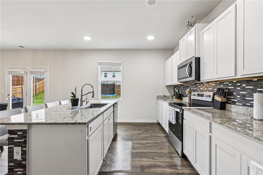 Furnished interior view inside a new home in , Dallas (Image 7).