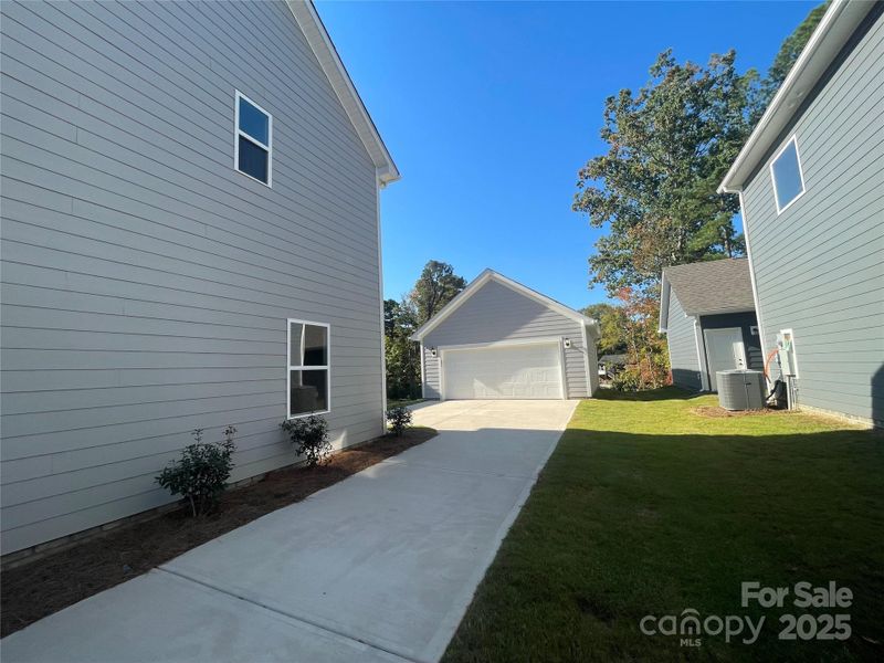 Exterior details and patio area of a home in Arbor Village, Matthews (Image 4).