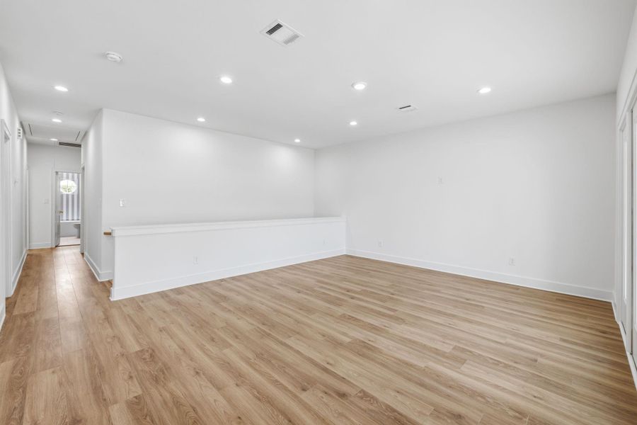 Spacious, unfurnished interior of a new home in , Clear Lake Shores (Image 35). Spacious, unfurnished interior of a new home in , Clear Lake Shores (Image 35).