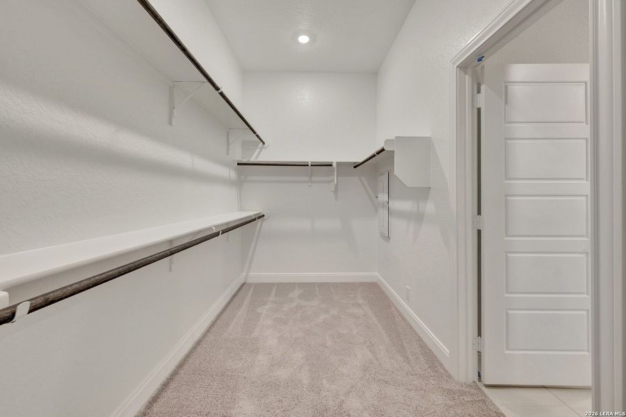 Spacious, unfurnished interior of a new home in Meyer Ranch – Legacy Series, New Braunfels (Image 17).