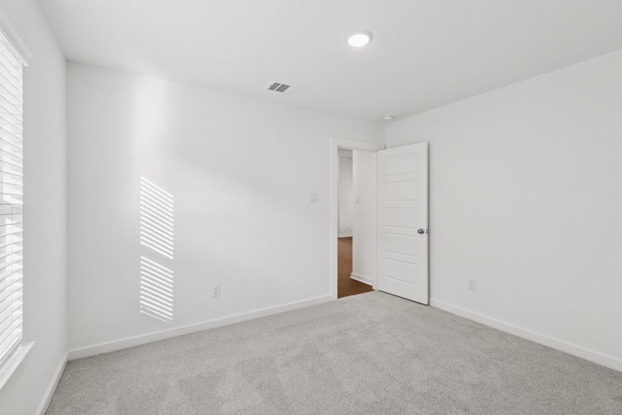 Spacious, unfurnished interior of a new home in Summerview, Fulshear (Image 16).