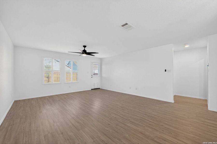 Spacious, unfurnished interior of a new home in Hidden Trails, Bulverde (Image 20).