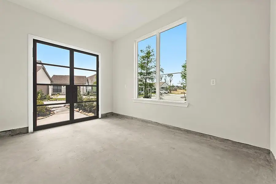 Representative unfurnished interior of a home built from the The Paso Robles by Westin Homes in ARTAVIA® - 65' Art Collection, Conroe (Image 23).
