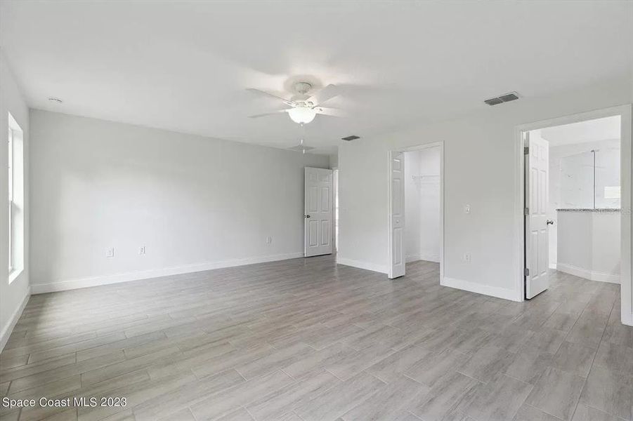 Spacious, unfurnished interior of a new home in , Palm Bay (Image 21).
