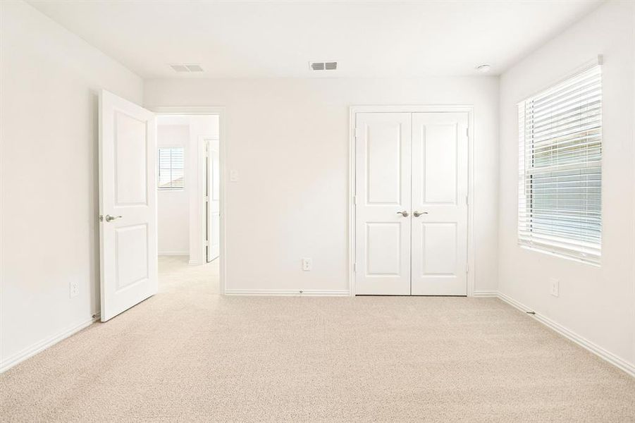 Spacious, unfurnished interior of a new home in Stella Hills, Denton (Image 30).