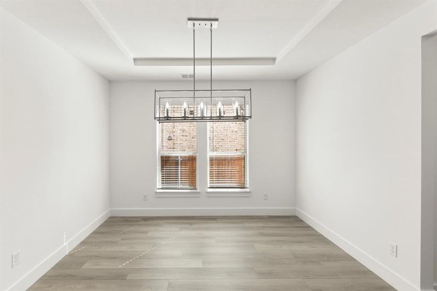 05. 2509 Rolling - Dining 05. 2509 Rolling - Dining