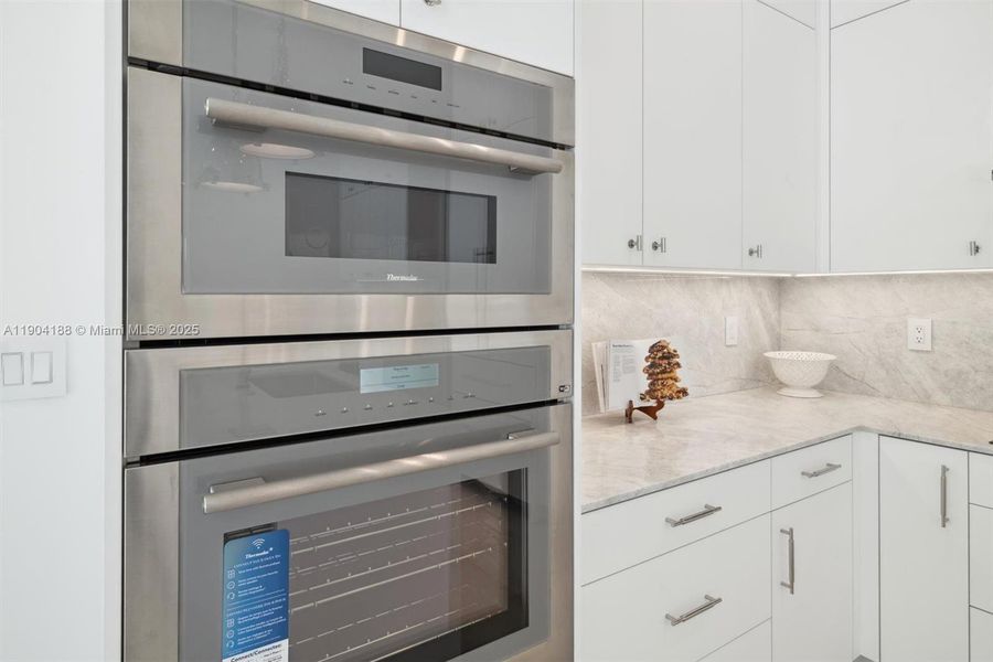 Close-up of interior finishes inside a home in , Pompano Beach (Image 21).