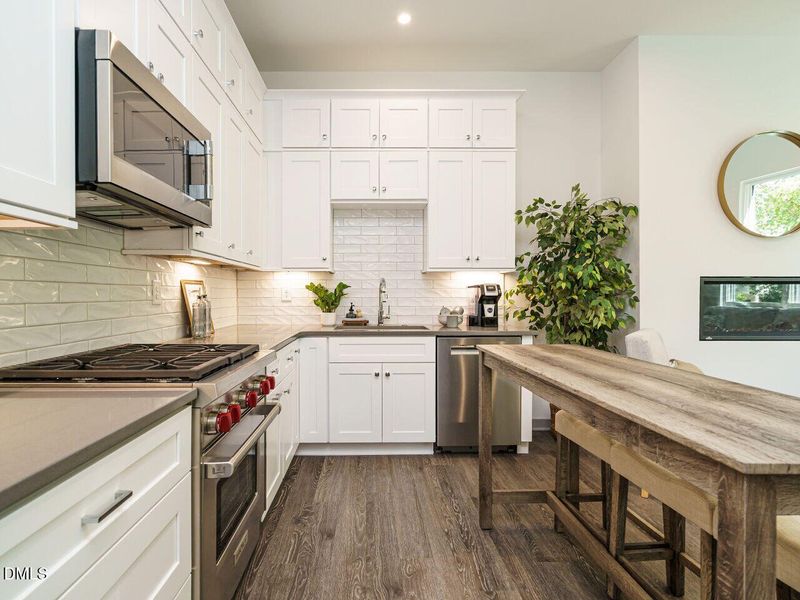 023-1280x960-kitchen