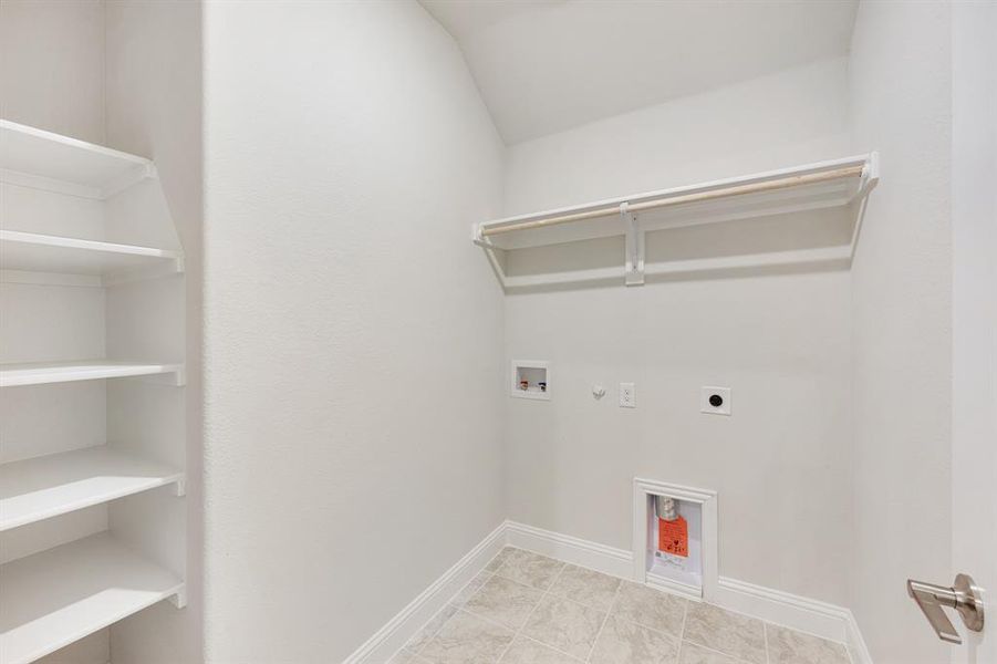 Spacious, unfurnished interior of a new home in Liberty, Melissa (Image 37).