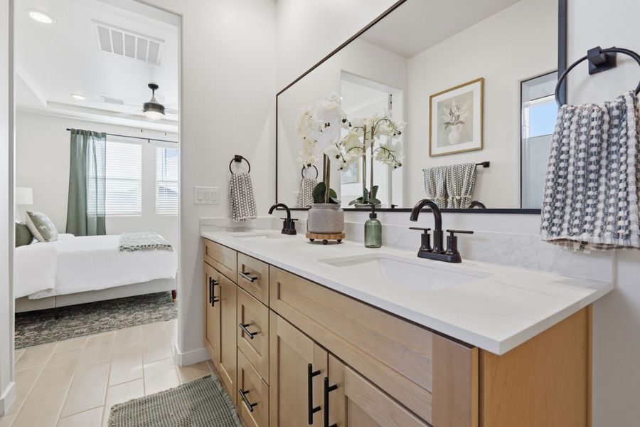 Representative furnished interior of a home built from the Valencia by Hakes Brothers in Verdancia, El Paso (Image 17).