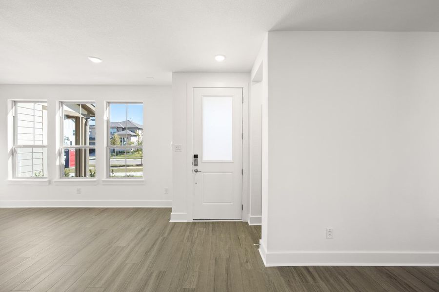 Spacious, unfurnished interior of a new home in The Retreat at Harvest, Argyle (Image 15).