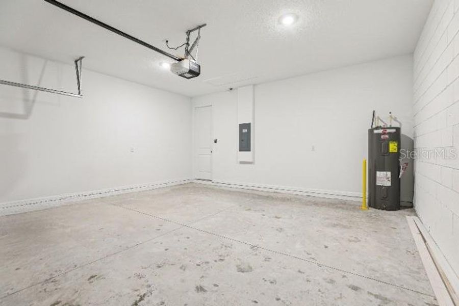 Spacious, unfurnished interior of a new home in Sunbrooke, St. Cloud (Image 44).