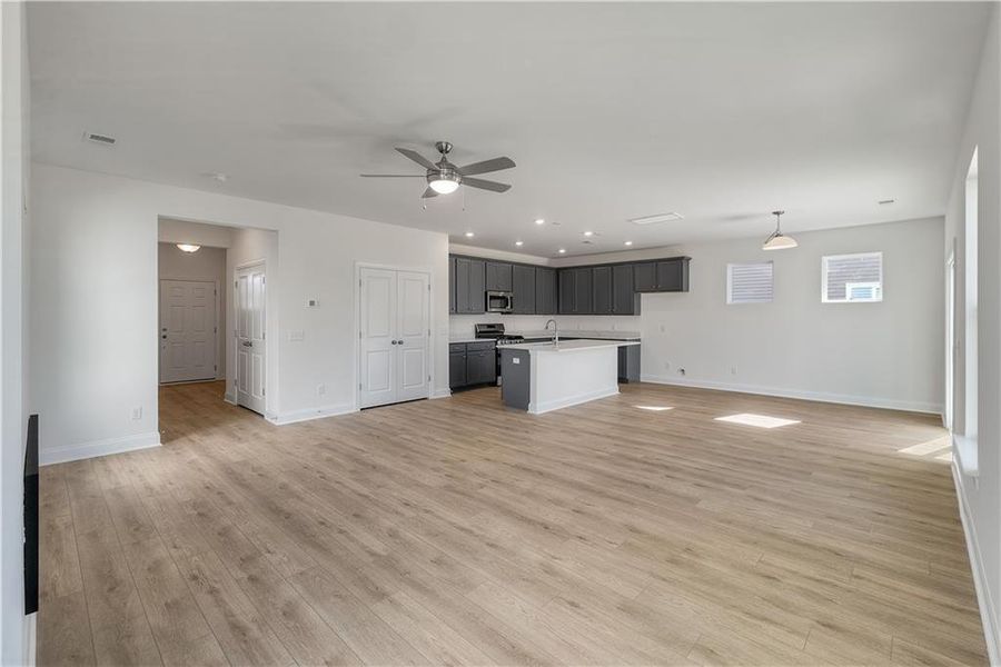 Spacious, unfurnished interior of a new home in Villas at Dawsonville, Dawsonville (Image 22).