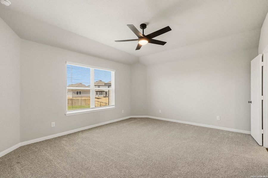 Spacious, unfurnished interior of a new home in Hickory Ridge, Elmendorf (Image 25).