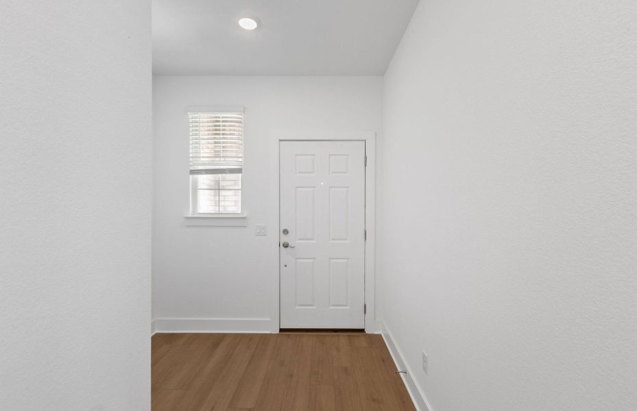 Spacious, unfurnished interior of a new home in Crosswinds, Kyle (Image 24).