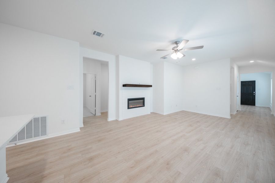 Spacious, unfurnished interior of a new home in Churchill, Anna (Image 20).