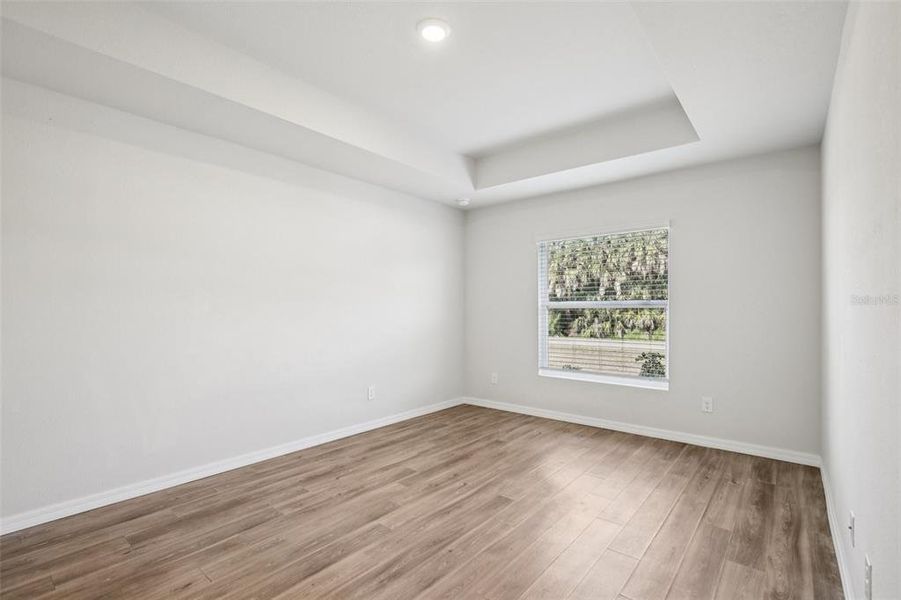 Spacious, unfurnished interior of a new home in , Port Charlotte (Image 9).