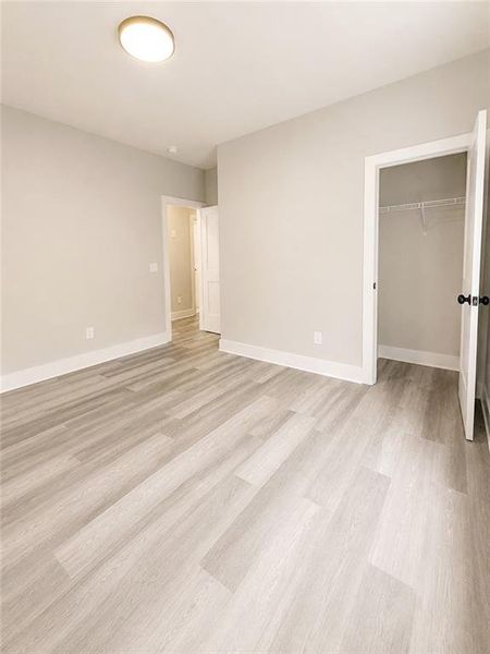 Spacious, unfurnished interior of a new home in , Gainesville (Image 28).